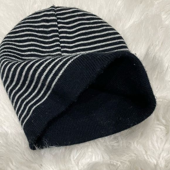 Joe Fresh winter hat - Picture 2 of 2